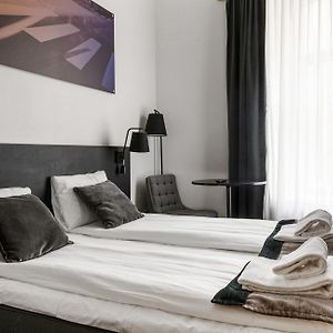 Budget Zimmer mit Kingsize-Bett