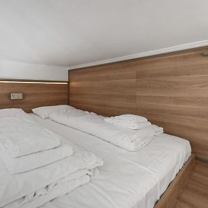 Single Bed 12-Bed Dormitory Room
